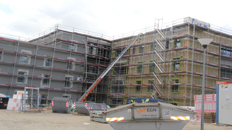 Fassade des Ersartzneubaus