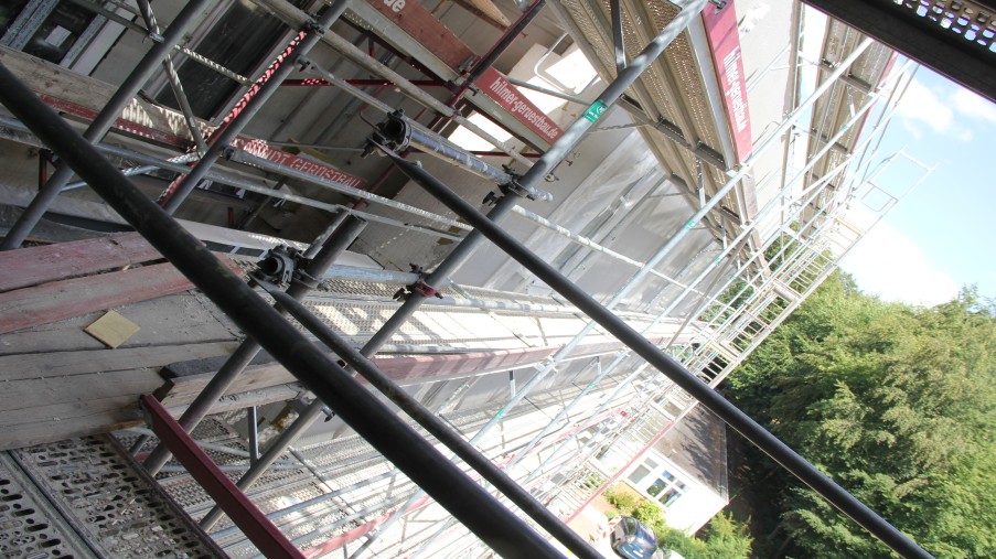 Außenansicht Ersatzneubau vom Gerüst aus fotografiert