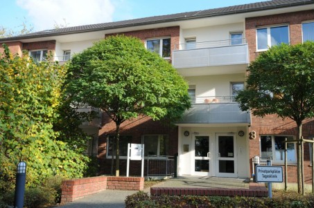 Barrierefreier eingang der Tagesklinik viersen von aussen.