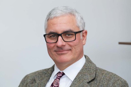 Portrait: Dr. Tarik Ugur (Chefarzt)